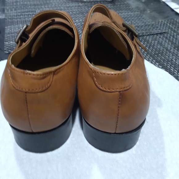 Not available at this momeUsed good condition men shoes size 8 by Carlton London - Picture 3 of 4